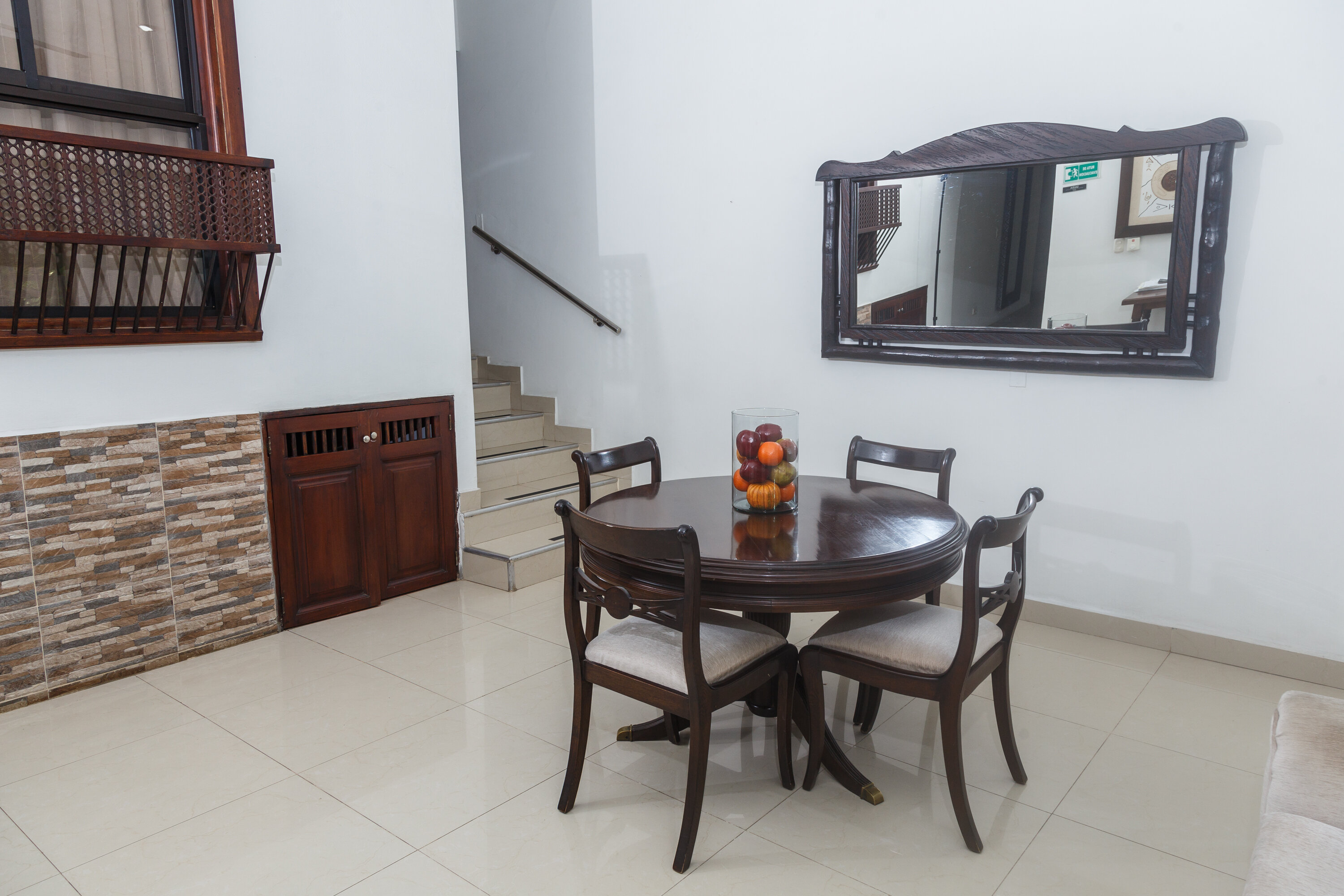 HOTEL FRUTAS DEL LAGO